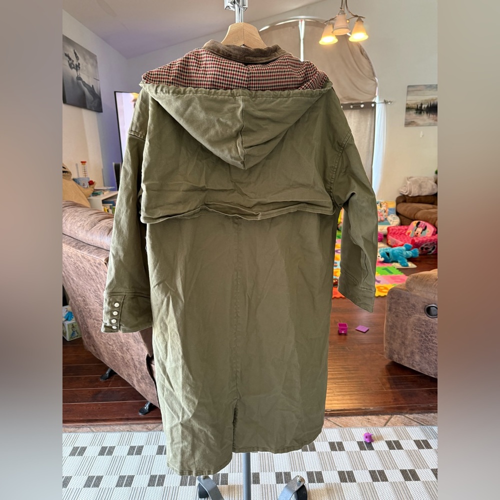 Found Buckle Coat - Picture 5 of 9
